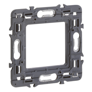 support-grille-legrand-blanc-interrupteur-bouton-poussoir-va-et-vient-080251-appareillage-celiane-fiable-moderne-économique-esthétique-design-durable-pratique-élégant-simple-innovant-compact-robuste-accessible-polyvalent-intemporel-sécurisé-adaptable-stylé-essentiel-legrand-mosaic-