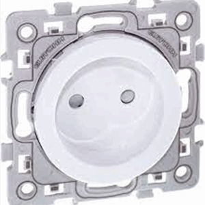 eurohm-appareillage-blanc-square-prise-2p-sans-terre-ronde-jolie-belle